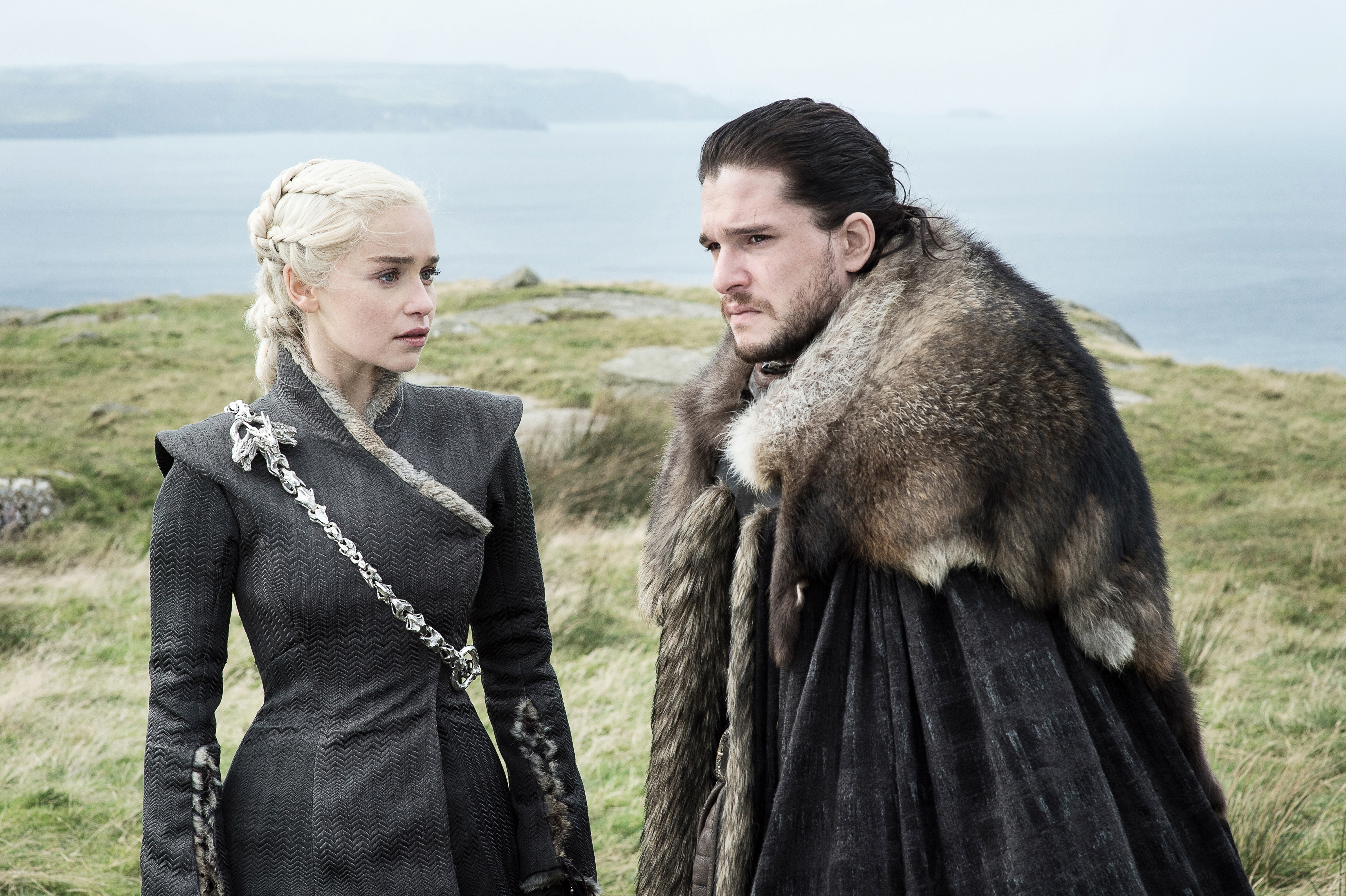 Join Us In Overanalyzing HBO's Photos From The Next Game Of Thrones ...